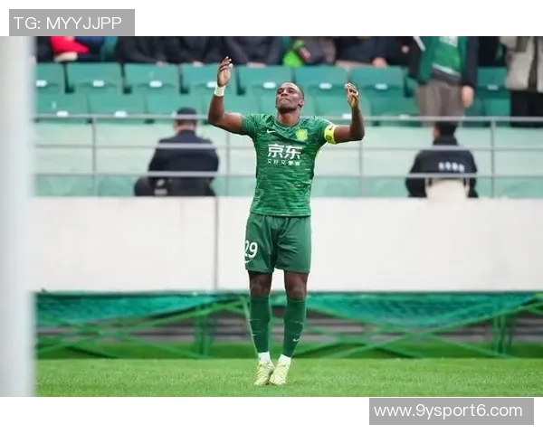 中超联赛第30轮北京国安主场大胜梅州客家展现强劲实力